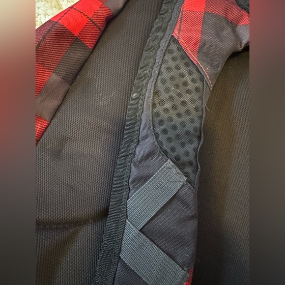 Jansport backpack like new red and black plaid w 2 main pockets + small front - Picture 7 of 11